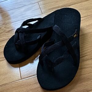 Teva Black Strappy flip flops